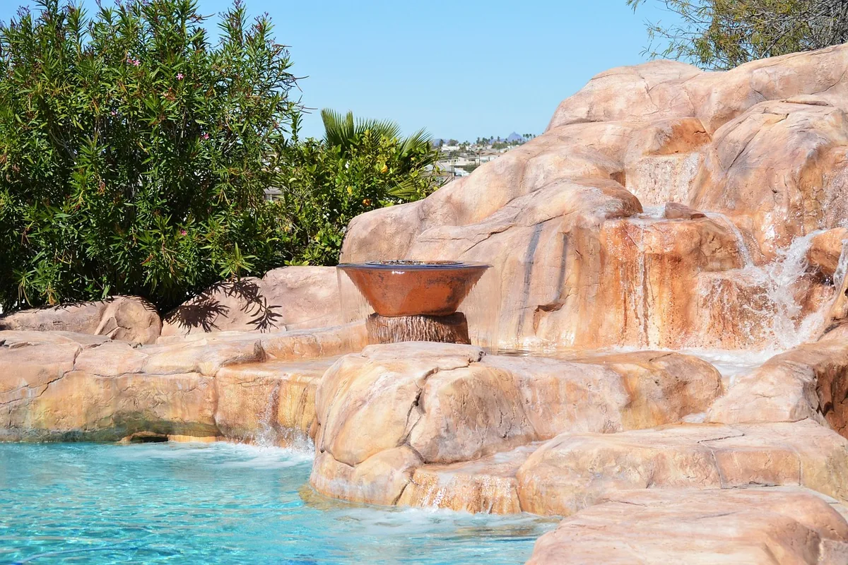 A backyard swimming pool